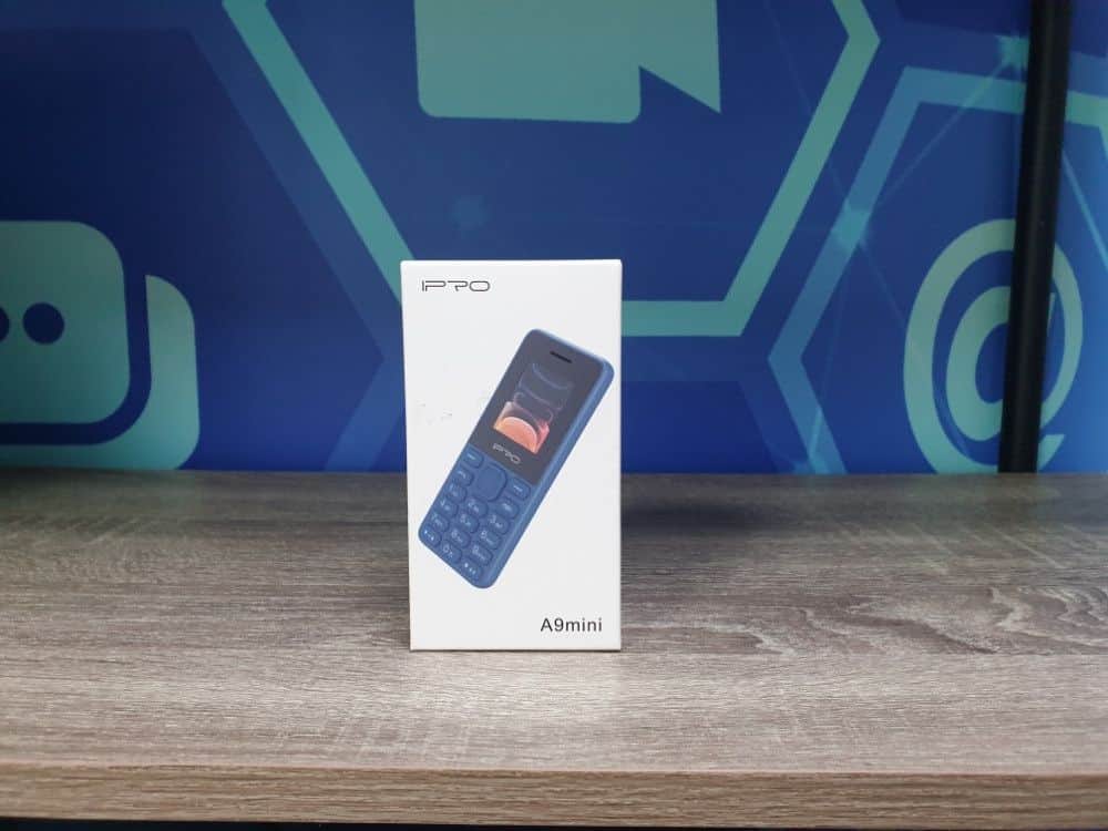 IPRO A9 MINI MOBILNI TELEFON SA TIPKAMA 2G CRNI
