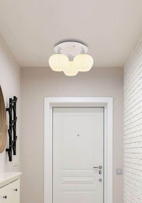 Luster 3xE27 sa staklenim kuglama- bijela