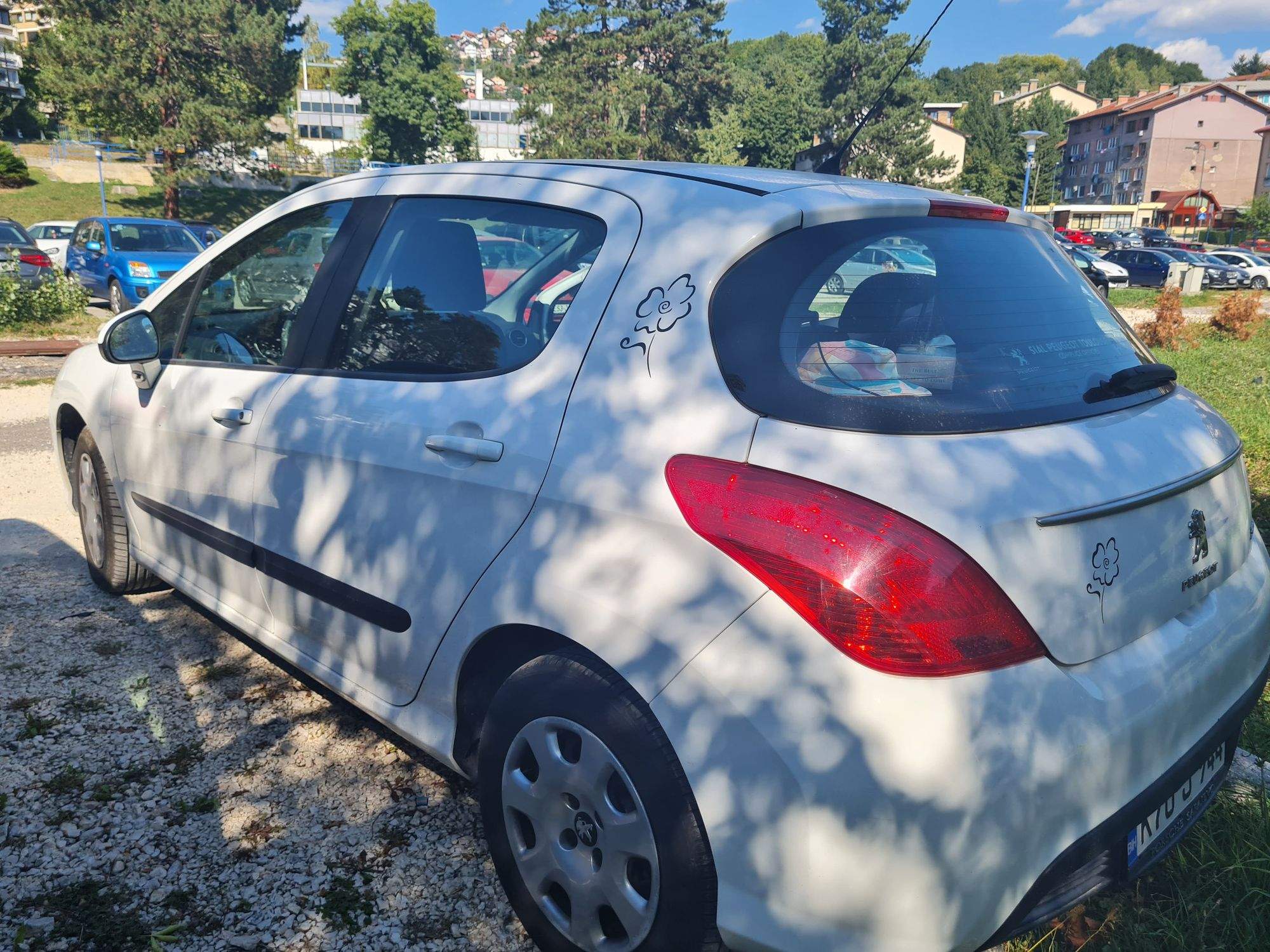 Peugeot 308 Facelift, 2011. god (model 2012.), 1.6 HDi, garažiran, registrovan