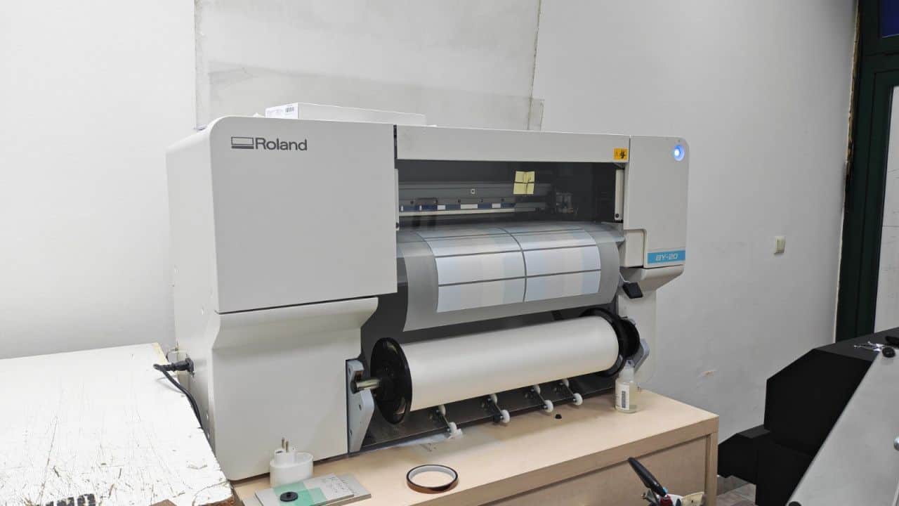 Roland VersaSTUDIO BY-20 printer za textil