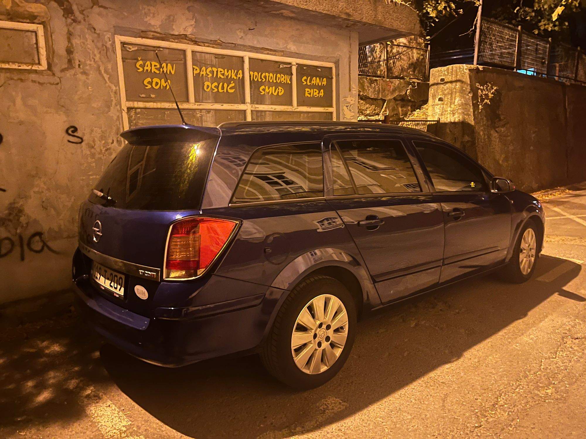 Na prodaju Opel Astra H Može zamjena za novije uz moju doplatu.