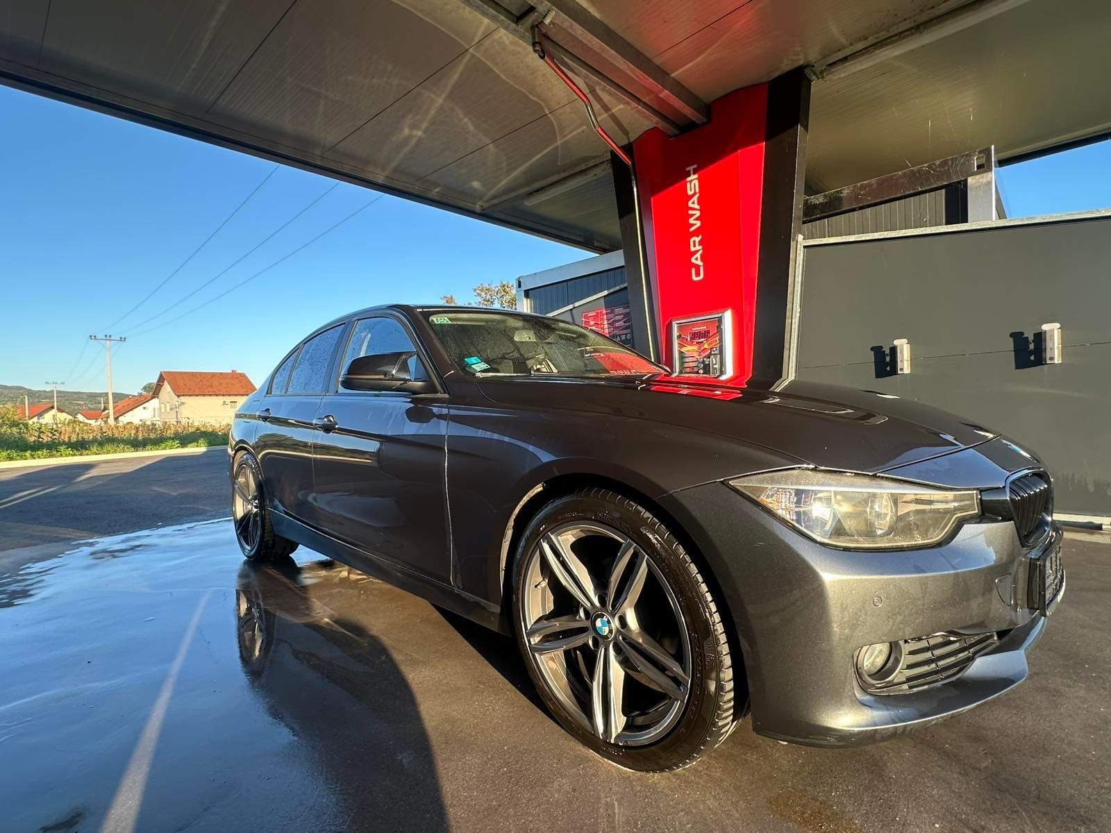 BMW 318 2014 godina 2.0