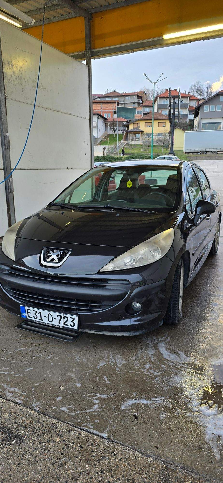 Peugeot 207  /malo auto za velika putovanja/