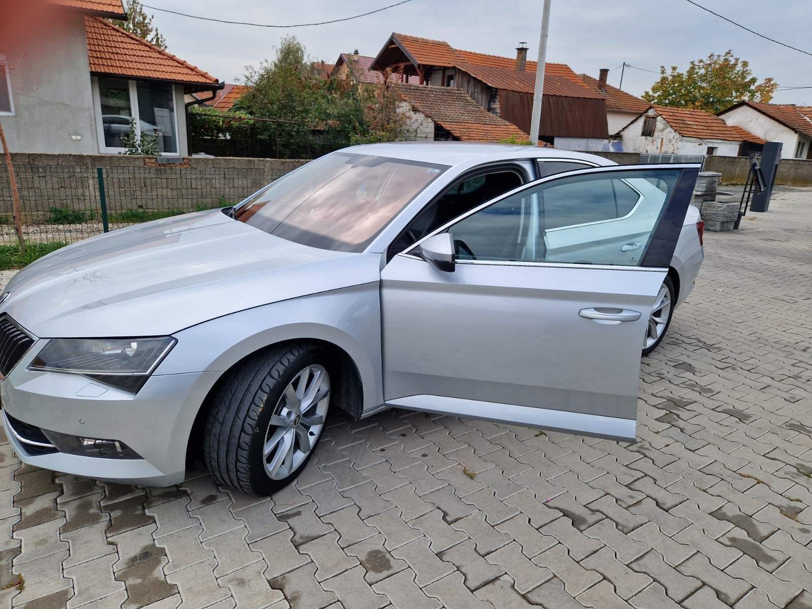 ŠKODA SUPERB 2.0 dizel 2016 godište