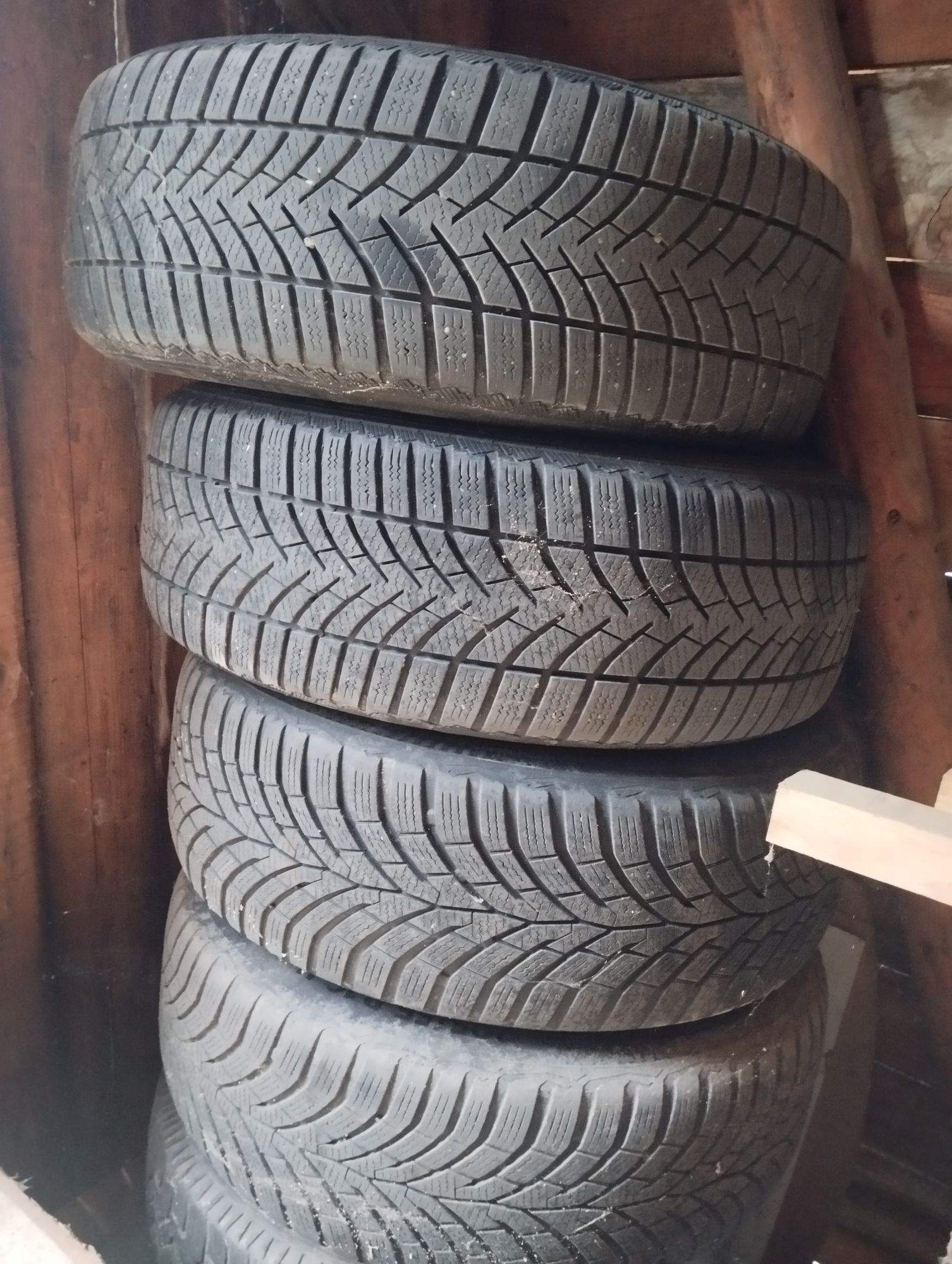 Zimske gume 205 55 16 sa felgama 5x112 u dobrom stanju
