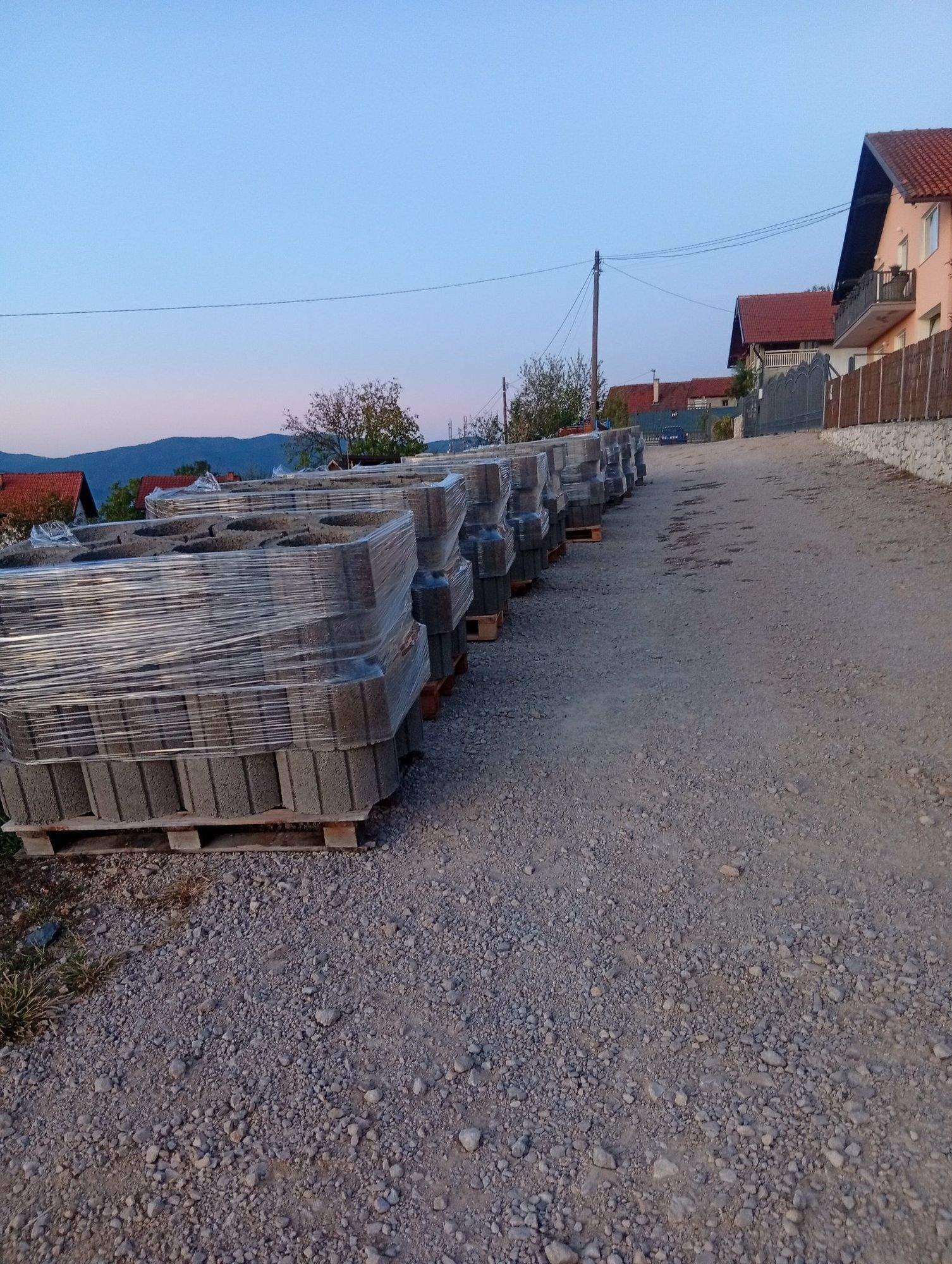 Betonske škarpine 6 km, siva boja