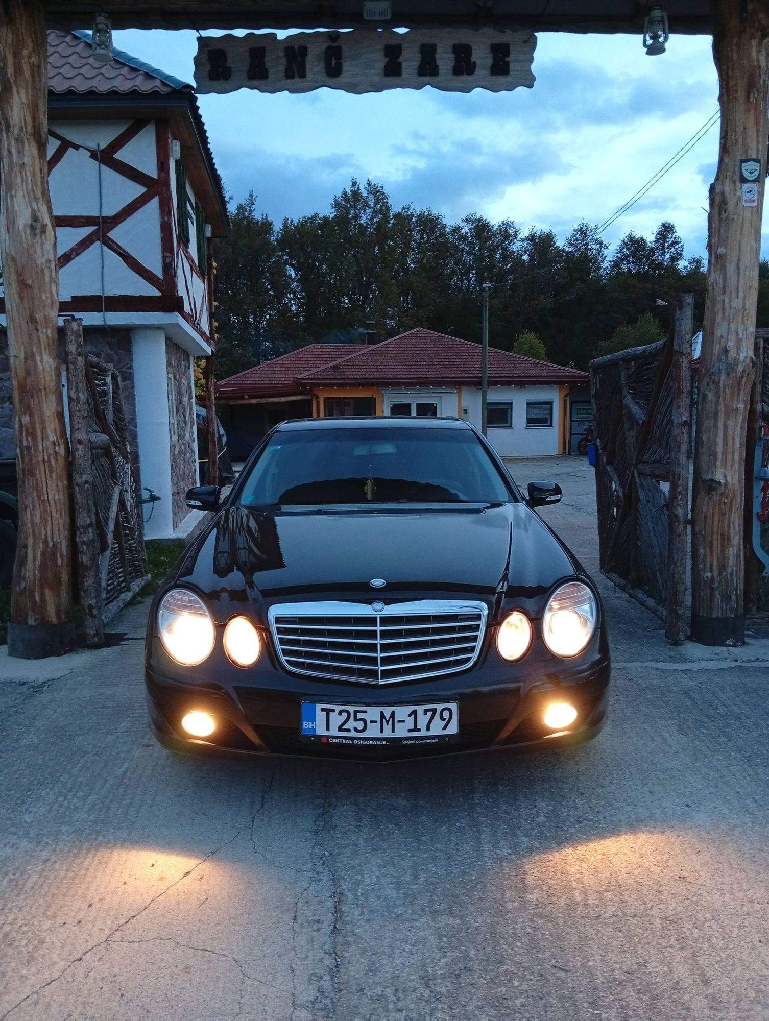 Mercedes-Benz W211 220D 2009, automatic