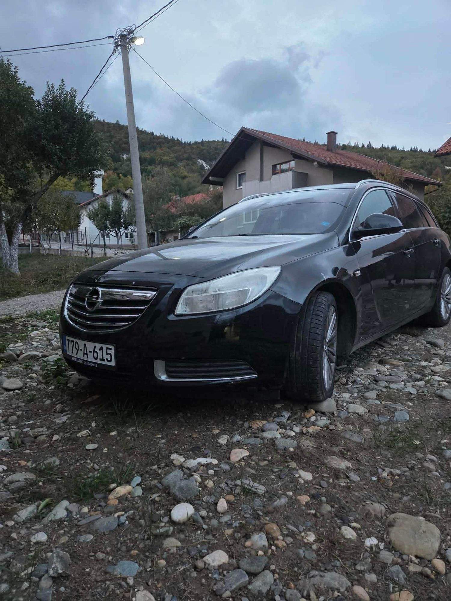 Opel Insignia 2.0 CDTI Automatik, 2013. godište