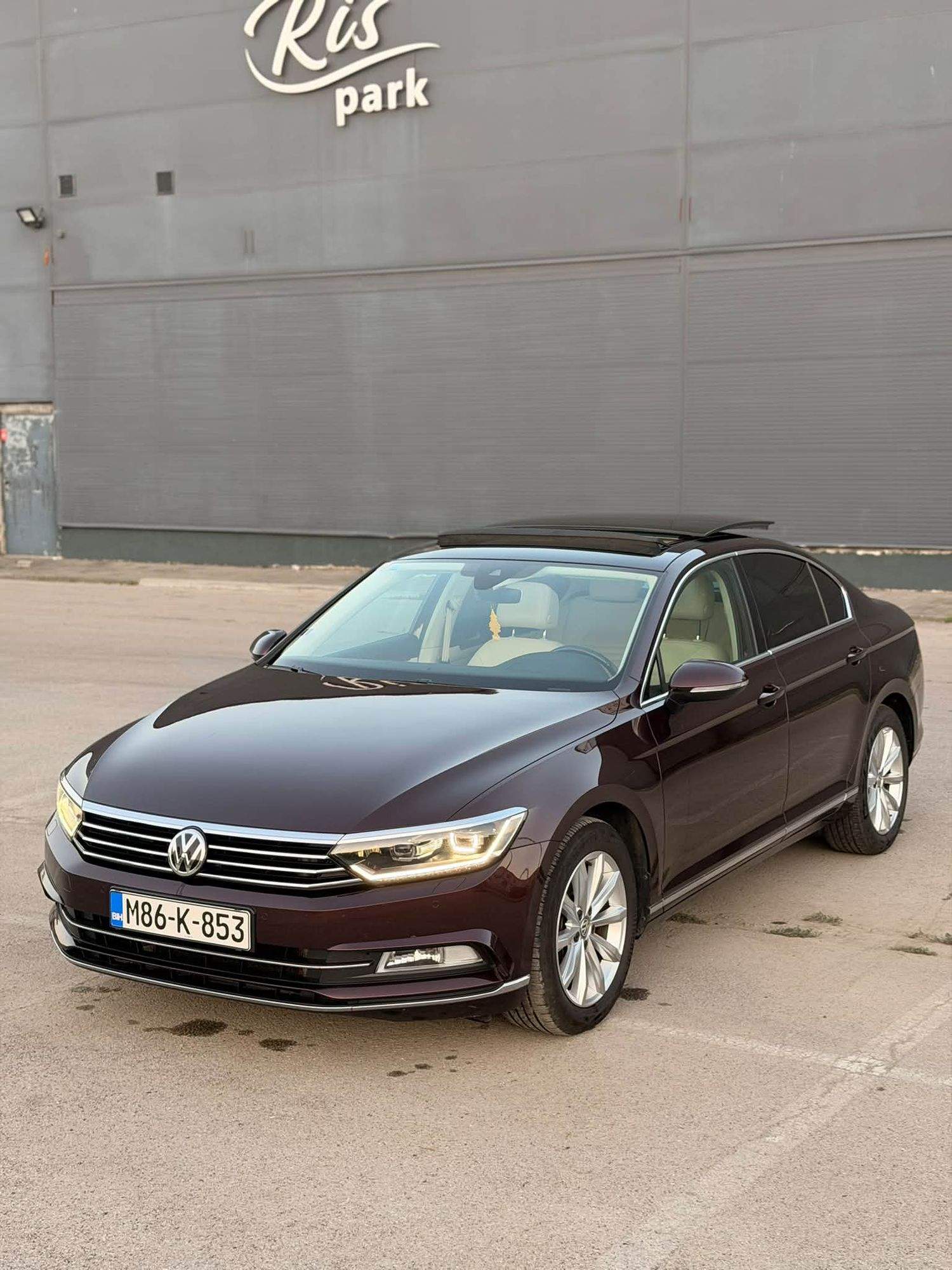 VW Passat B8 2.0 TDI 150 KS, 2015. godište, full oprema