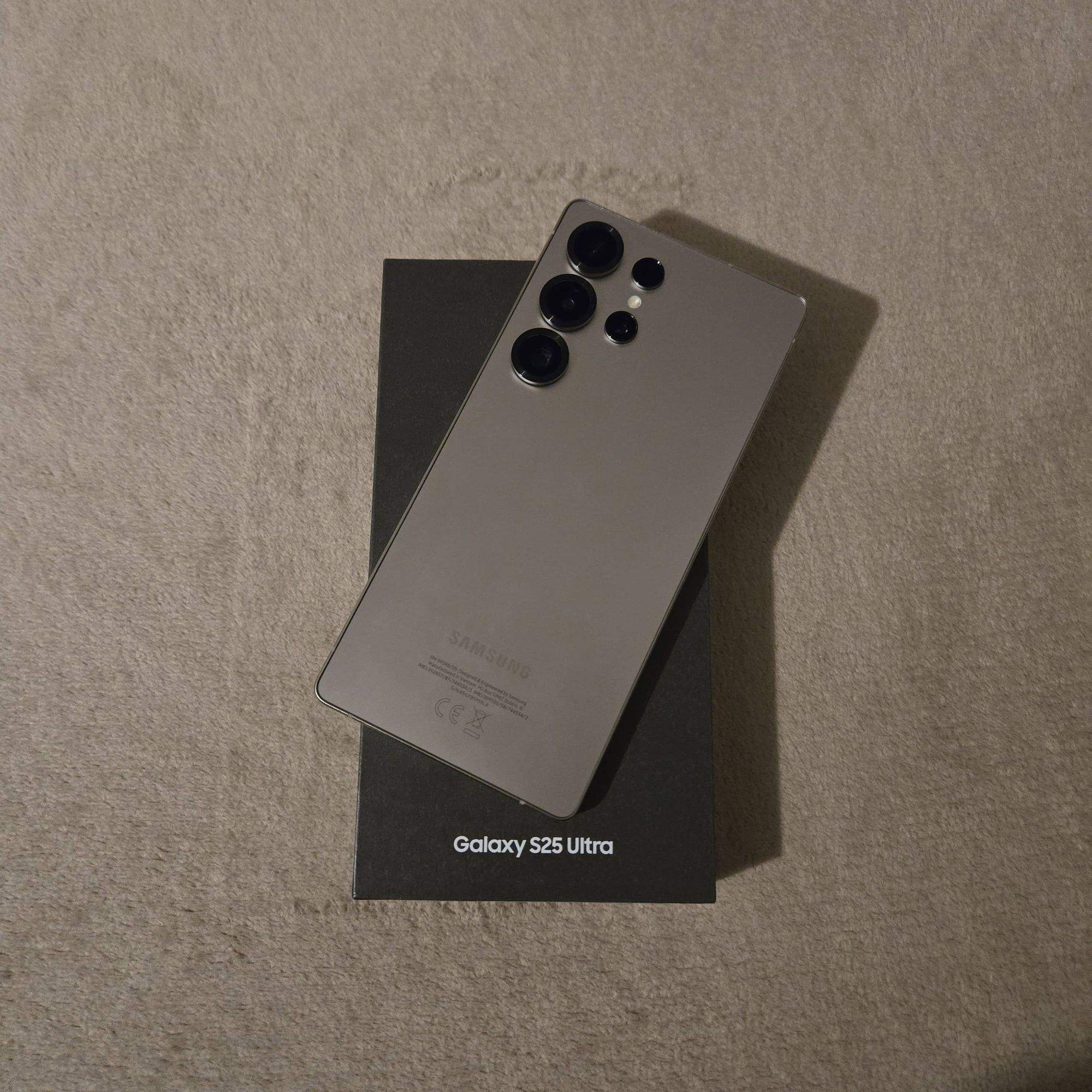 Samsung S25 Ultra 256/12 GB