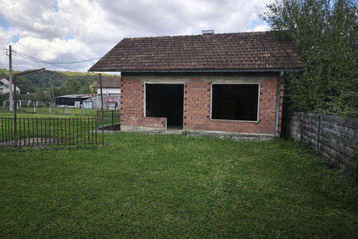 Kuća ROH BAU, 533m2 PLAC, Poljskog partizanskog bataljona