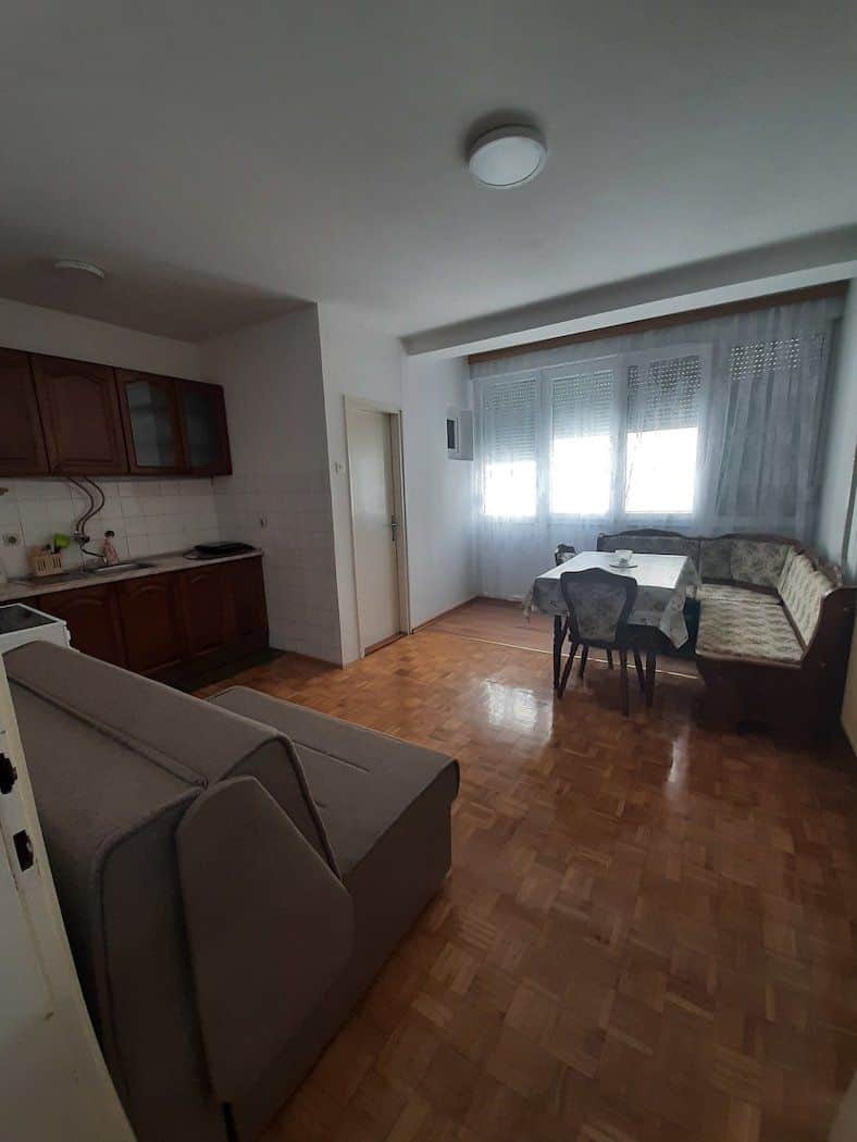 Prodaje se jednosoban stan 50 m² – Bijeljina, strogi centar