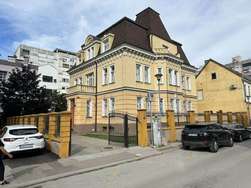 Poslovni prostor veći kompleks / poslovna zgrada