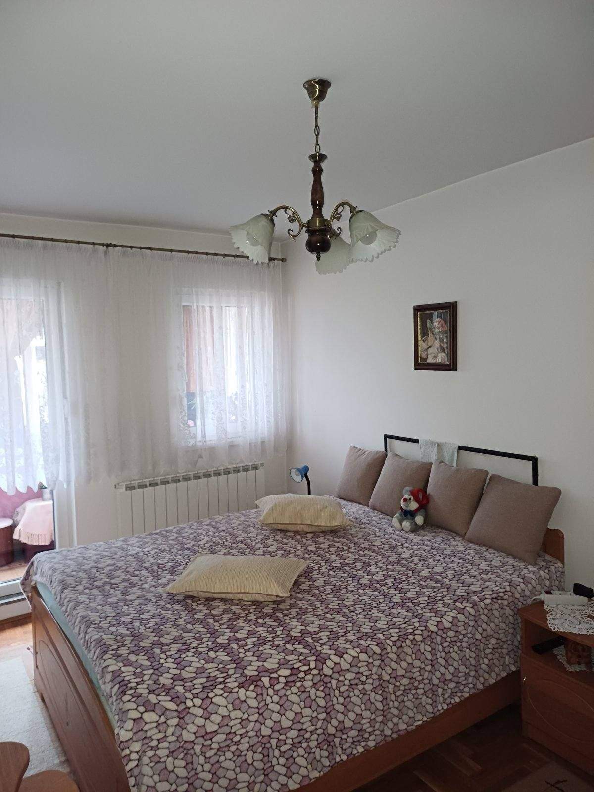 Stan 53 m², namješten, Dobrinja