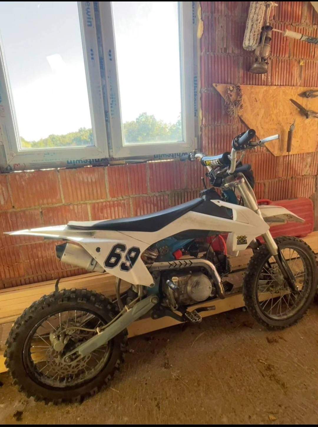 Cross bobarder 125