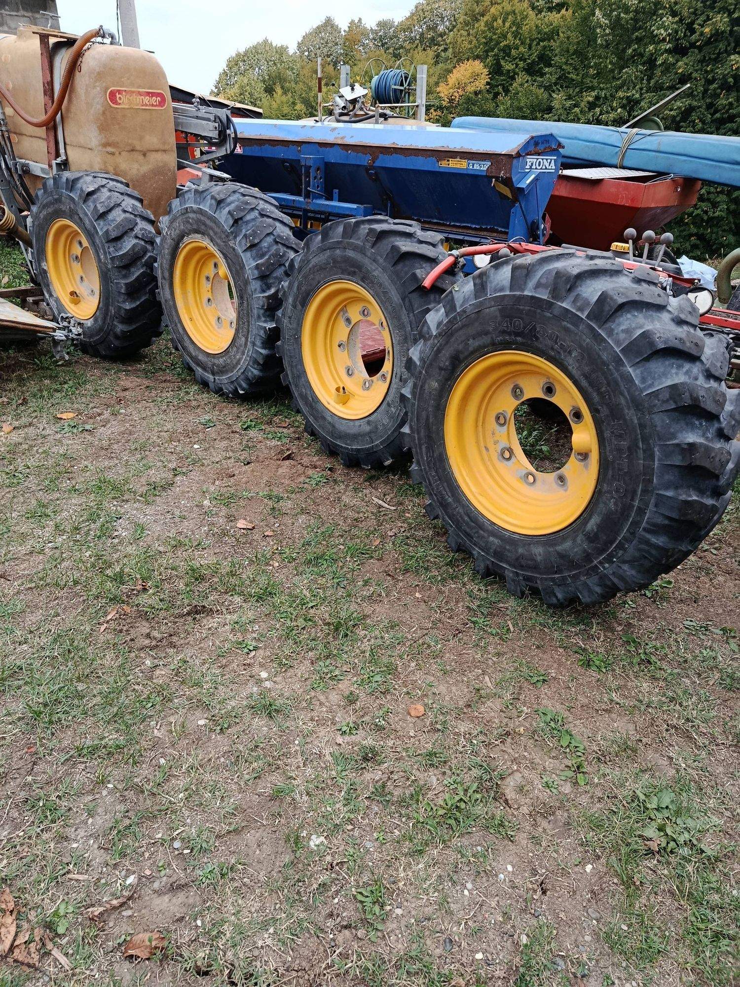 Komatsu WA70 točkovi, felge i gume 340/80-18