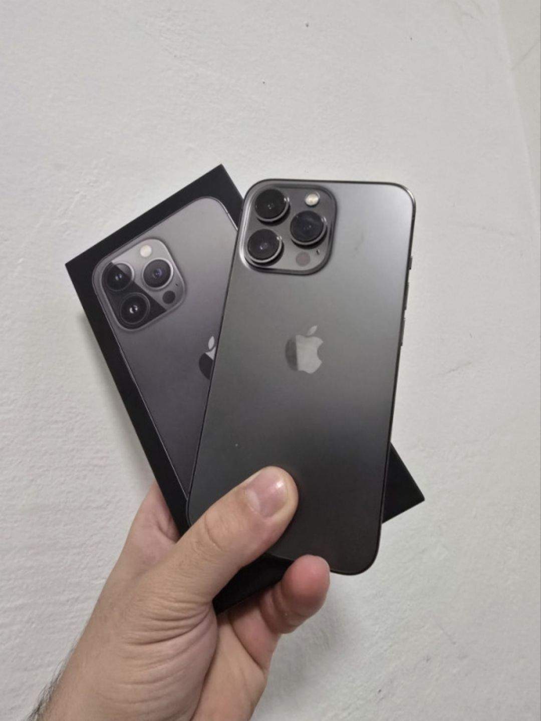 Mobilni telefon u super stanju, baterija 82%