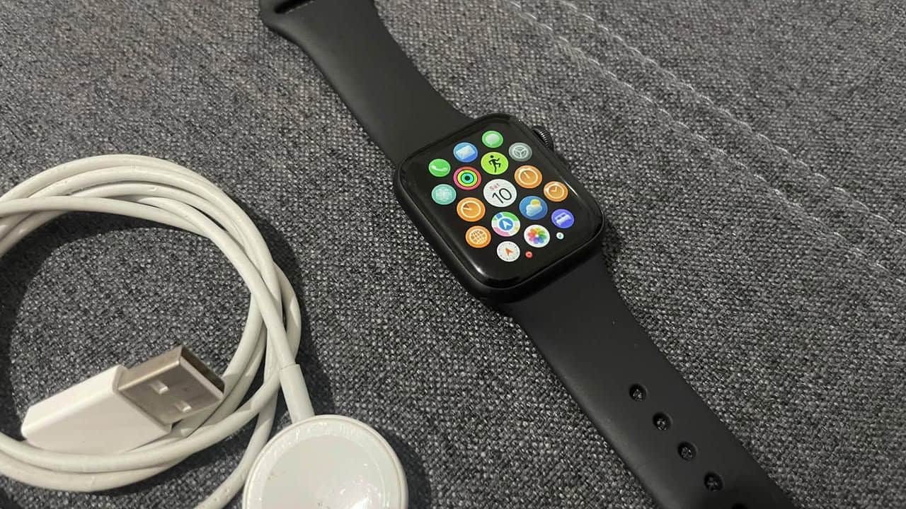 Apple Watch 6 generacija 40mm pametni sat