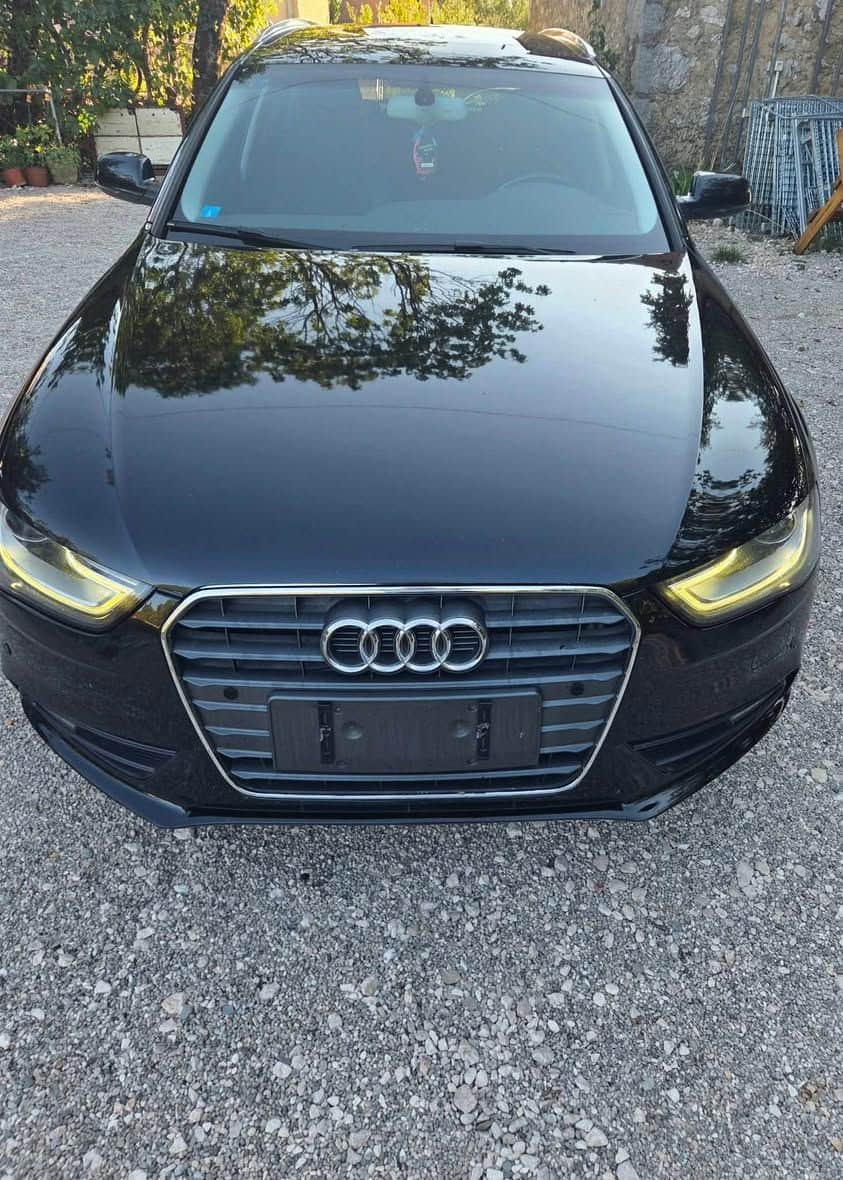 Audi A4 B8.5 2.0 TDI automatik, 2012