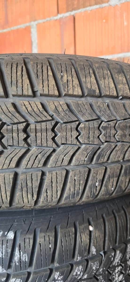 Čelične felge 16" sa zimskim gumama Sava 205/55 R16, raspored 5x112