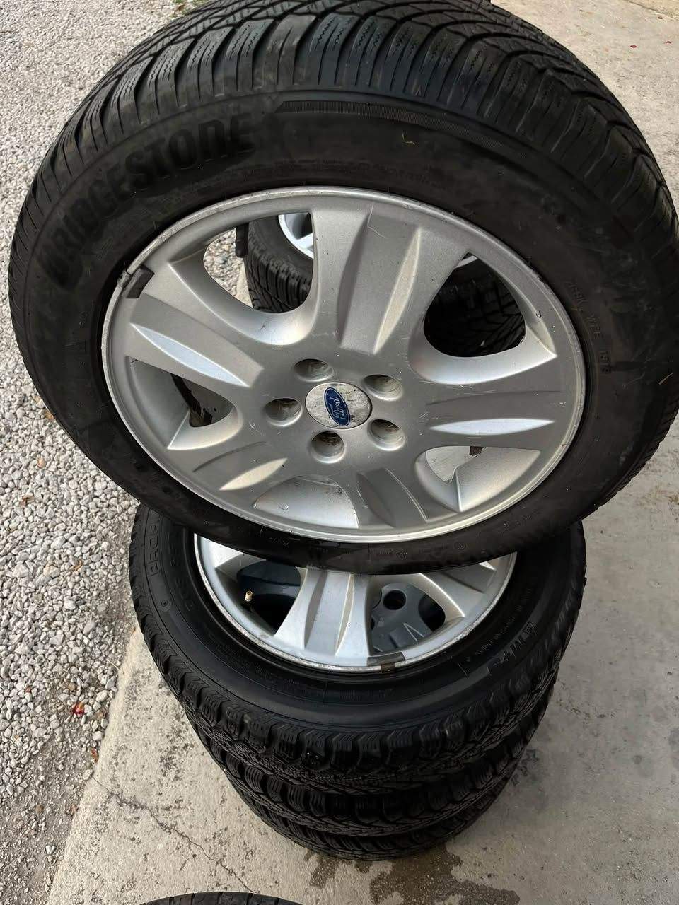 Aluminijske alu felge 5x108 Ford sa zimskim gumama 205/55 R16