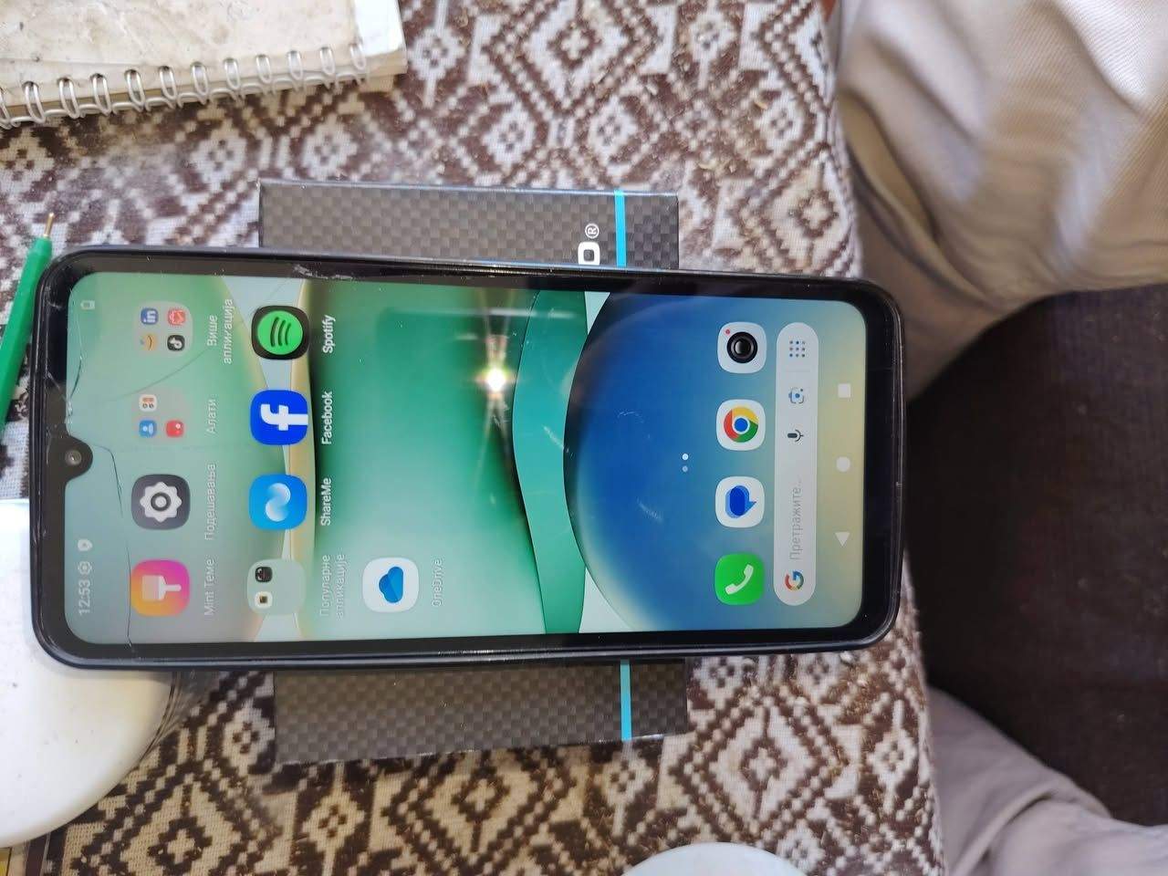 Redmi A5 mobilni telefon
