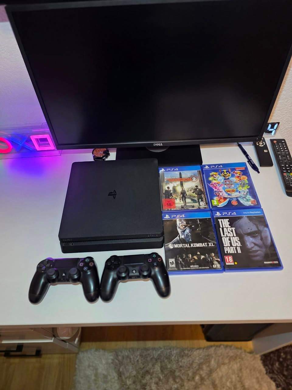 PlayStation 4 Slim, kao nov, kratko korišten