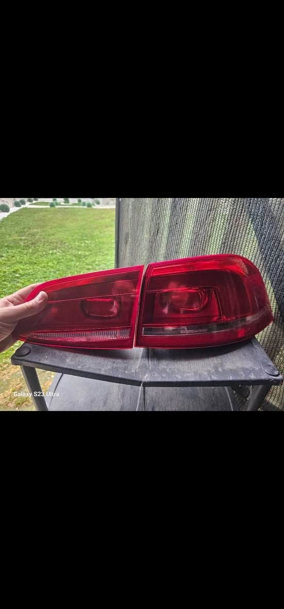 Stop svjetlo desno za Volkswagen Passat B7 karavan