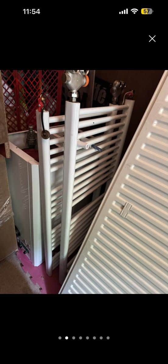 Centralno grijanje 12 kW: kotao, 2 pločasta radijatora i Vaillant termostat