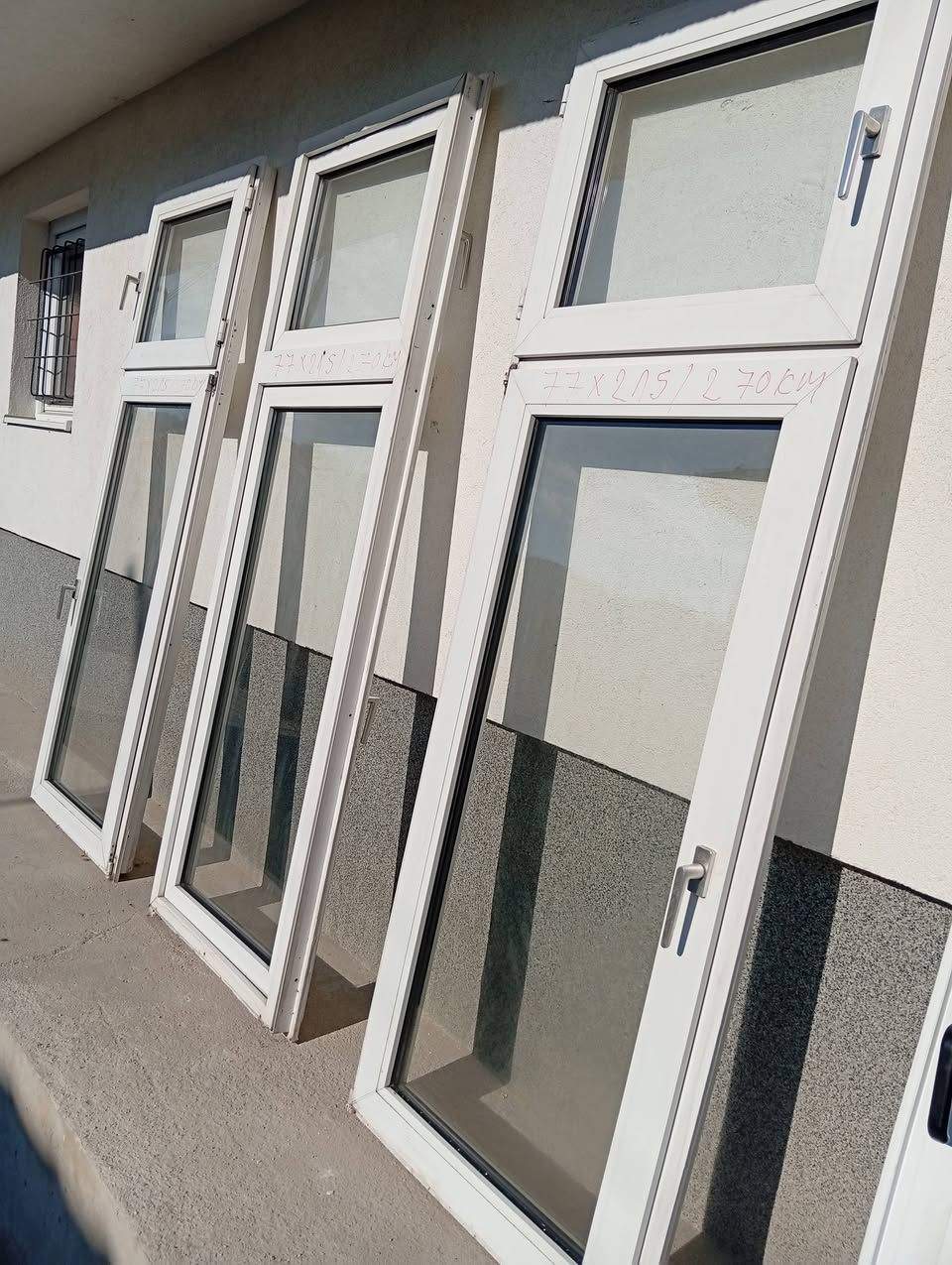 PVC prozori 215x77 cm