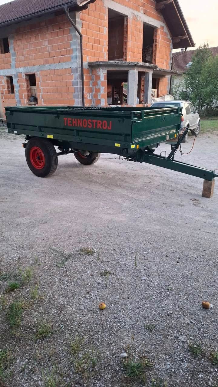 Traktorska prikolica Tehnostroj