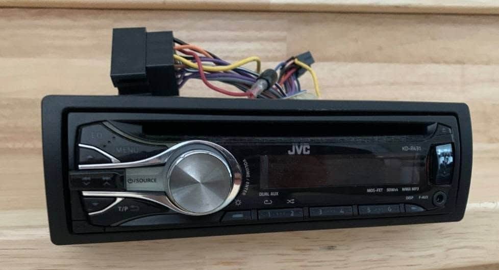 Auto CD, pojačala i woofer