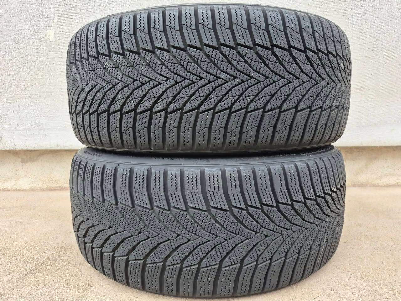 Nexen 225/40 R18 zimske gume, 2 komada