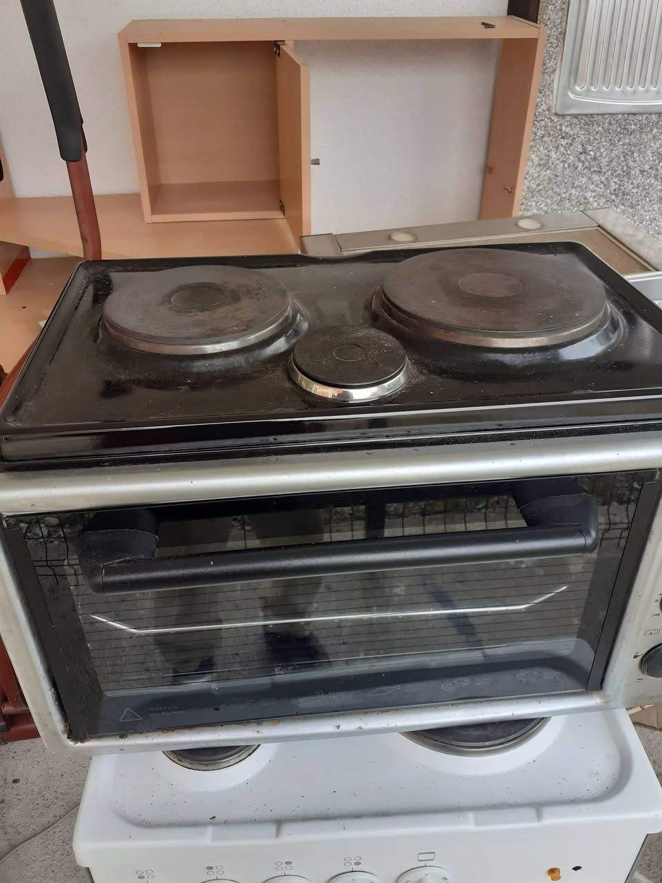 Pećnica, ispravna, rerna nekorištena