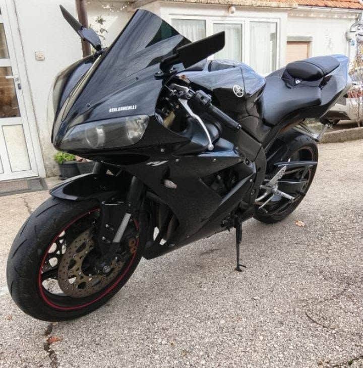 Yamaha R1 RN12 2006
