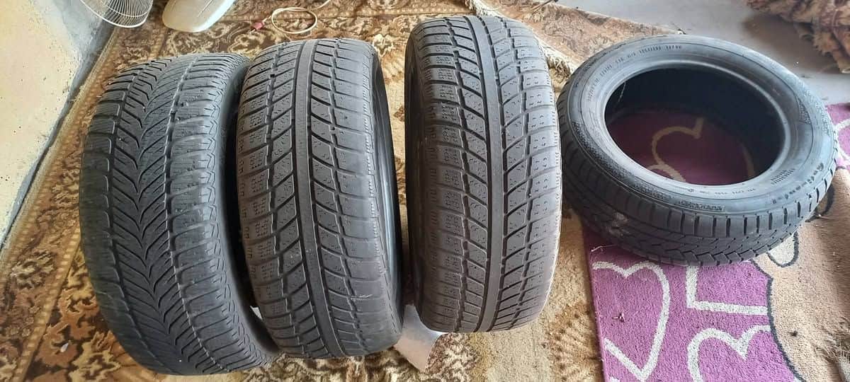 Zimske gume 225/55 R16, komplet tri gume