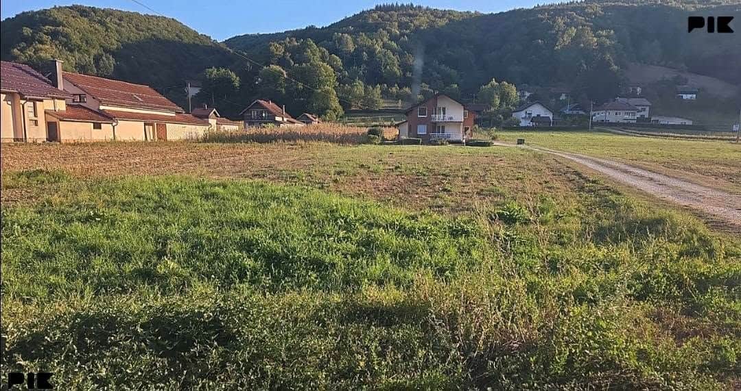Zemljište uz rijeku Lepenicu, Potkraj, 1.577 m² sa urbanističkom dozvolom