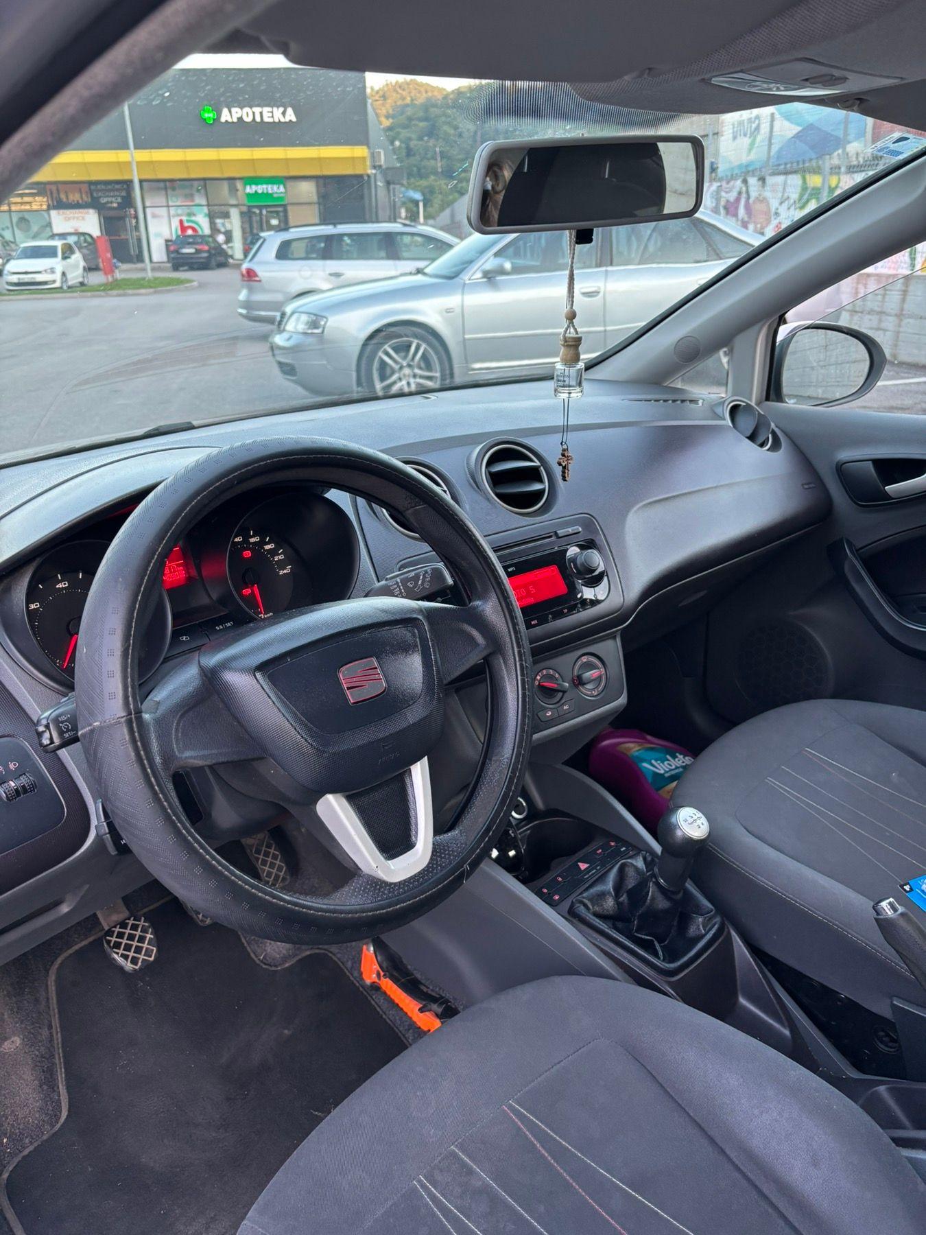 Seat Ibiza 1.2 TDI — slika 5 od 6