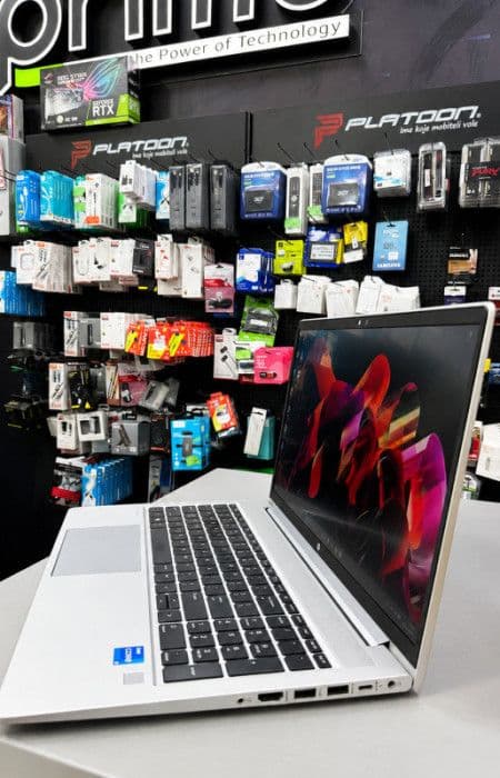 Laptop HP 450 G8 i5-1135G7 16GB/256GB + Bežične slušalice — slika 2 od 3