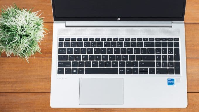 Laptop HP ProBook 15,6" 450 G8 i5-1135G7; 16gb / SSD NvMe — slika 2 od 3