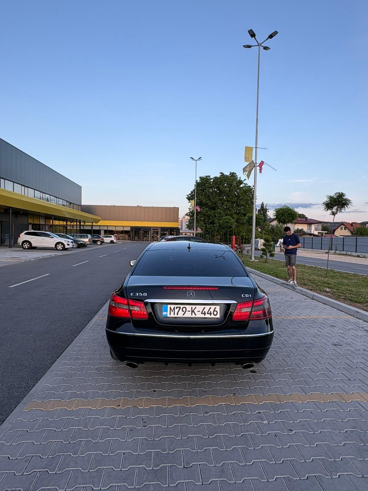 Mercedes E350 Coupe — slika 5 od 10
