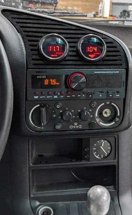 BMW E36 Centralni Otvor Ventilacije Sa Mjeračem — slika 2 od 3