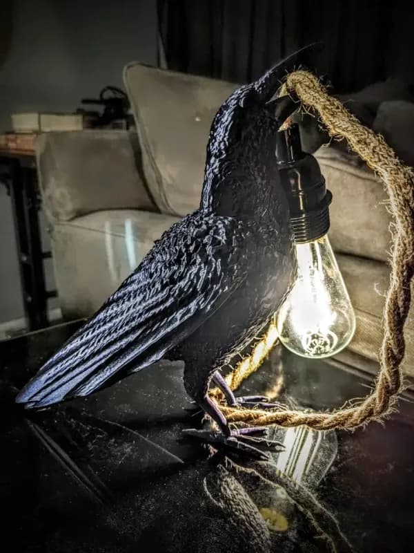 Jedinstvena Stolna Lampa - Vrana — slika 4 od 4