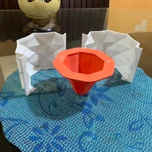 Kalup za Saksije Geometrijskog Dizajna — slika 3 od 4