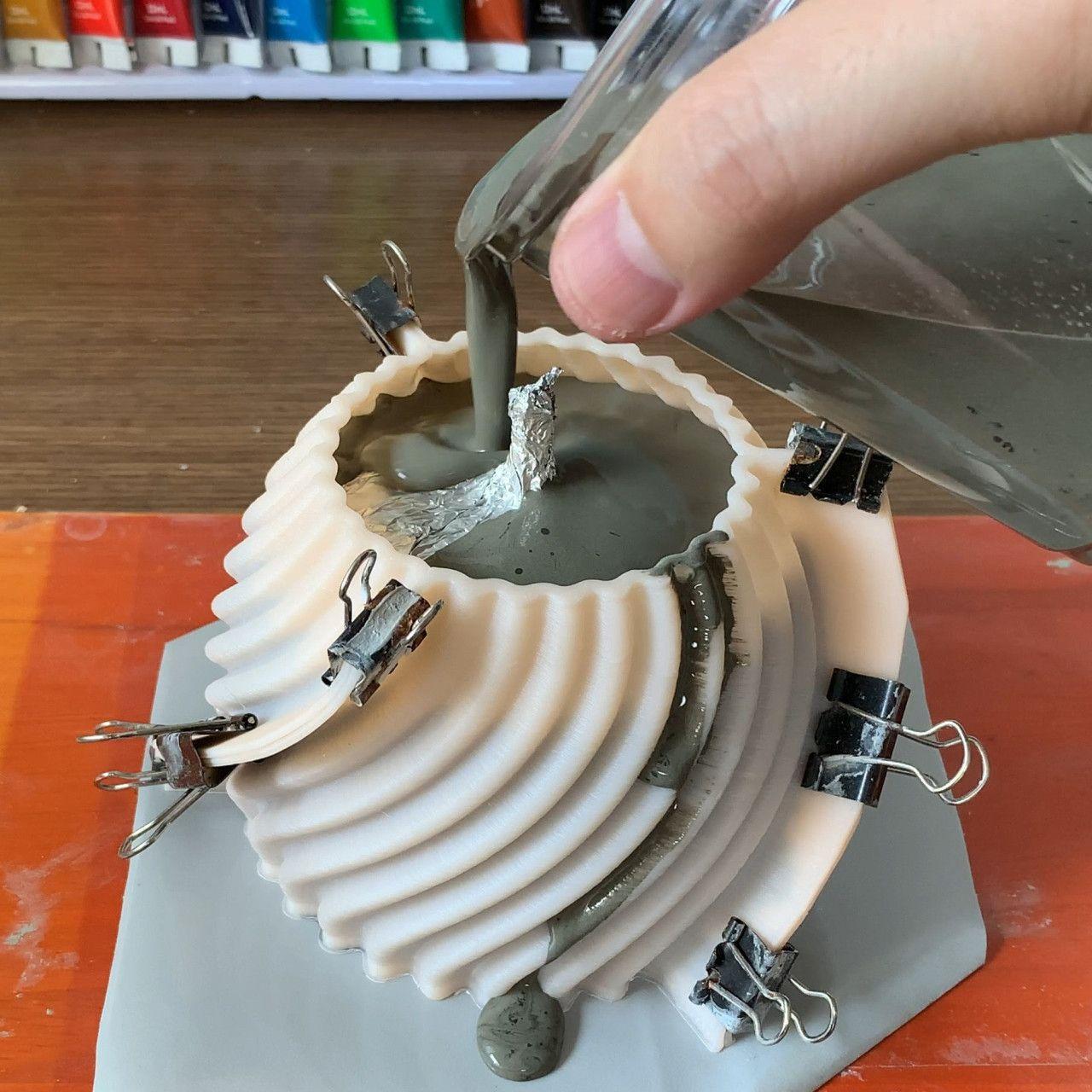 Kalup za Saksiju sa Uvijenim Dizajnom / 3D Print — slika 2 od 2