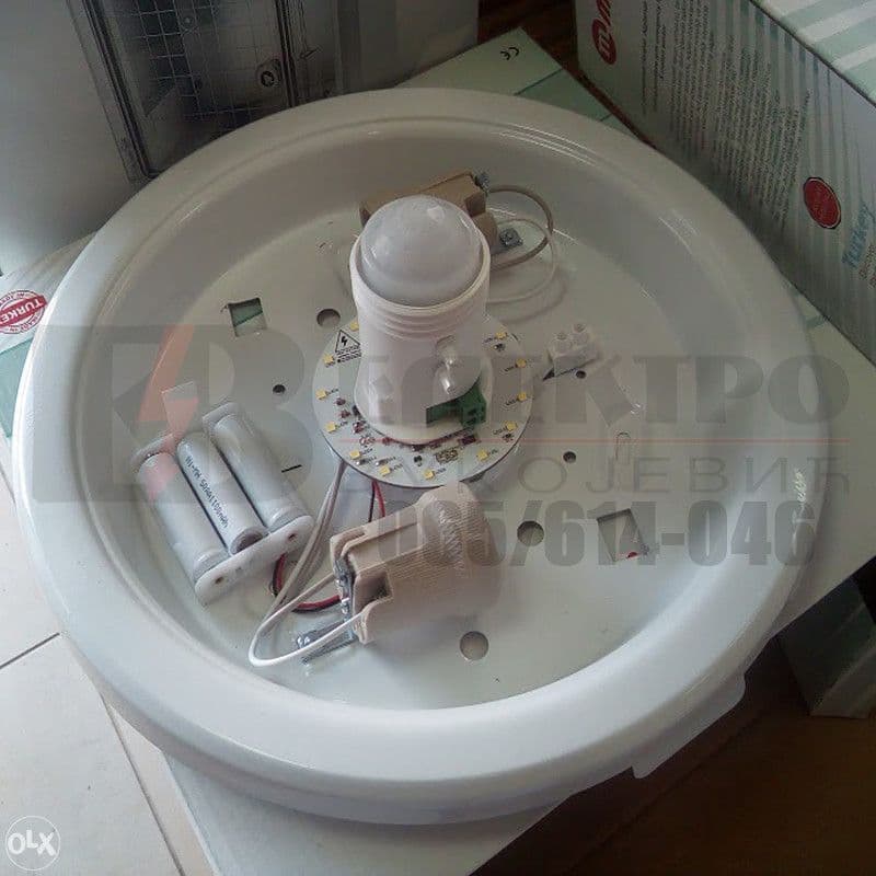 PANIK PLAFONJERA LED SA SENZOROM 2XE27 — slika 6 od 12