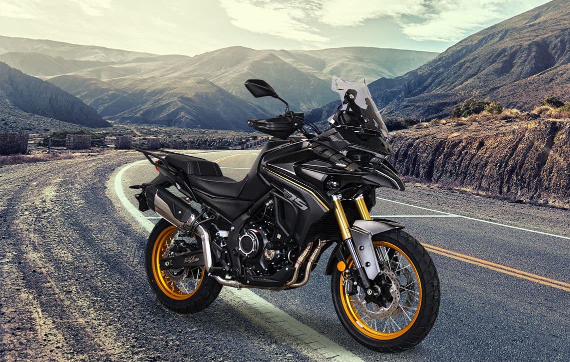 VOGE DS 525 X BLACK KNIGHT MOTO MOTOR ENDURO — slika 1 od 8
