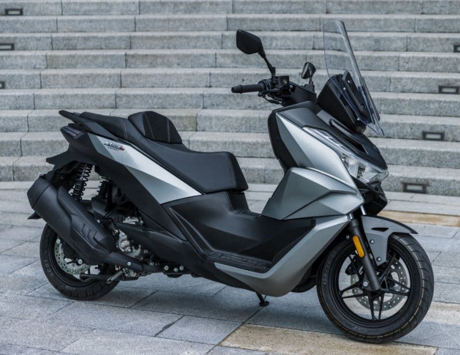 VOGE SR3 250 MAX SKUTER MOTOR MOTO — slika 17 od 20