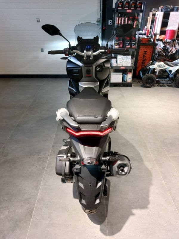 VOGE SR1 ADV 125 SKUTER MOTOR Piaggio Yamaha — slika 4 od 20