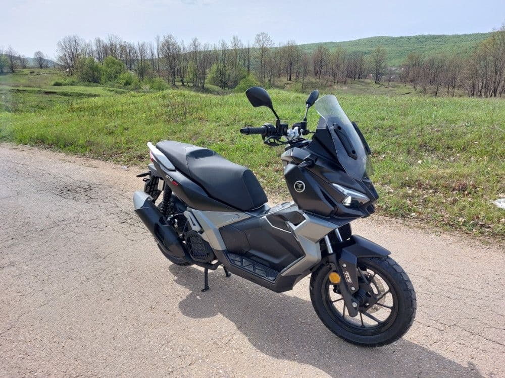 VOGE SR1 ADV 125 SKUTER MOTOR Piaggio Yamaha — slika 15 od 20